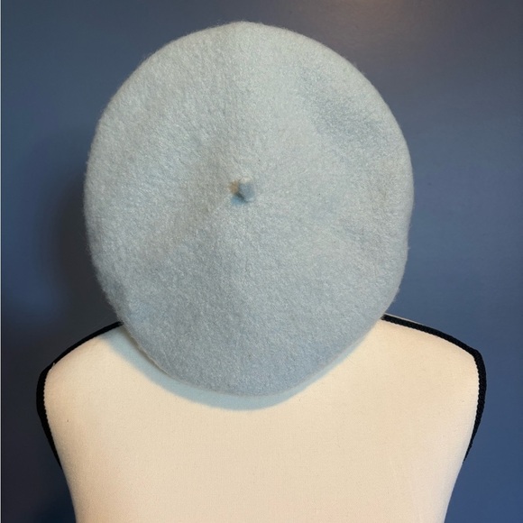 H&M Cream Beret with Red Details - Picture 2 of 5